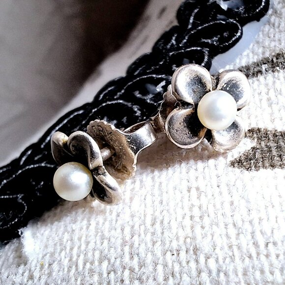 James Avery Tiny Blossom Studs with Cultured Pearl - Picture 3 of 7